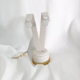 Brinco duas medalhas lisas p e m prata