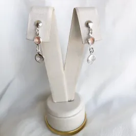 BRINCO DUAS ZIRCÔNIAS P e M / CORES SORTIDAS PRATA