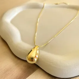 COLAR GOTA LISA ARREDONDADA