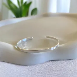 BRACELETE LISO ACHATADO PRATA