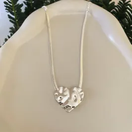 CHOKER MALHA FITA COM CORAÇÃO IRREGULAR PRATA