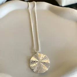 COLAR CÍRCULO IRREGULAR TEXTURIZADO PRATA