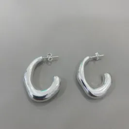 BRINCO ARGOLA DESING DERRETIDO PRATA