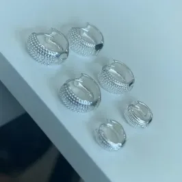 TRIO DE ARGOLAS PONTILHADAS 1cm/0,9cm/0,7cm PRATA