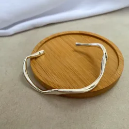 BRACELETE ONDULADO TORCIDO