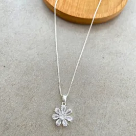 COLAR FLOR DE ZIRCÔNIAS