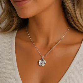 COLAR FLOR COM UMA ZIRCÔNIA AO MEIO
