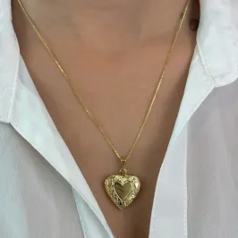 COLAR RELICÁRIO CORAÇÃO BORDA DETALHADA