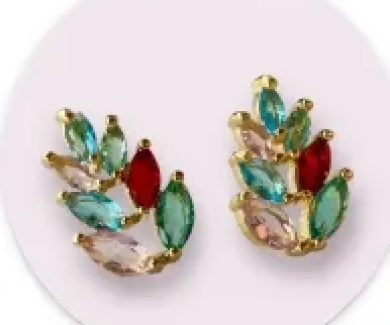 Brinco com zircônias coloridas em gota, design folha