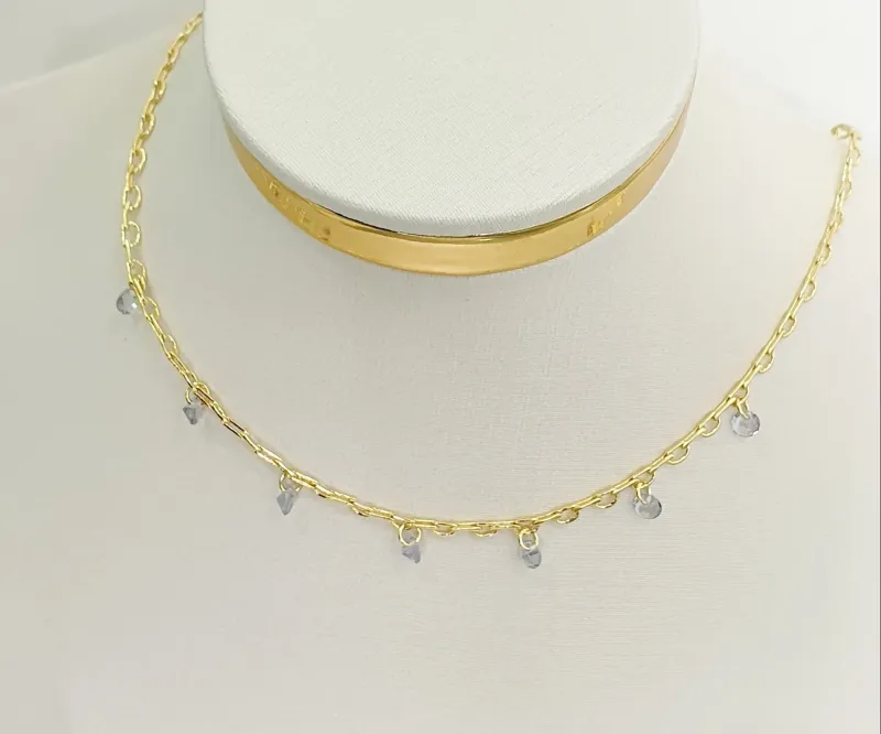 Colar corrente cartier mini com pedrinhas de zircônia rosa