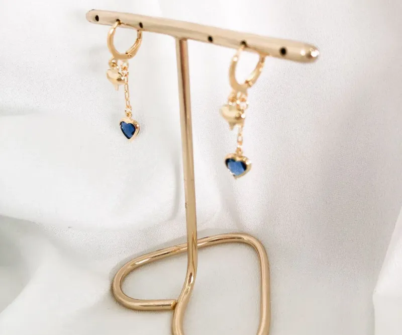 BRINCO ARGOLINHA COM CORAÇÃO LISO E AZUL