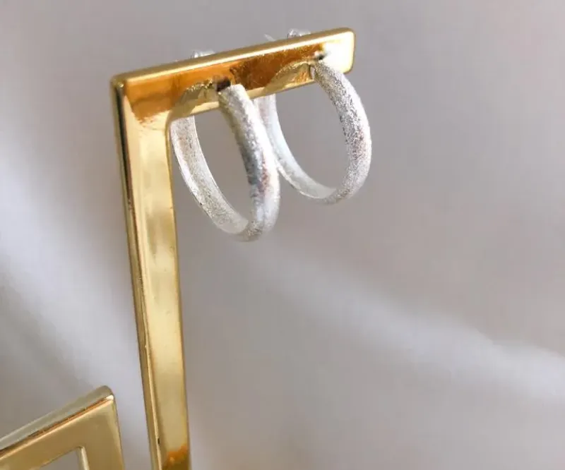 ARGOLA 2cm COM TEXTURA FOSCA PRATA