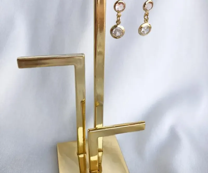 BRINCO DUAS ZIRCÔNIAS P e M / CORES SORTIDAS