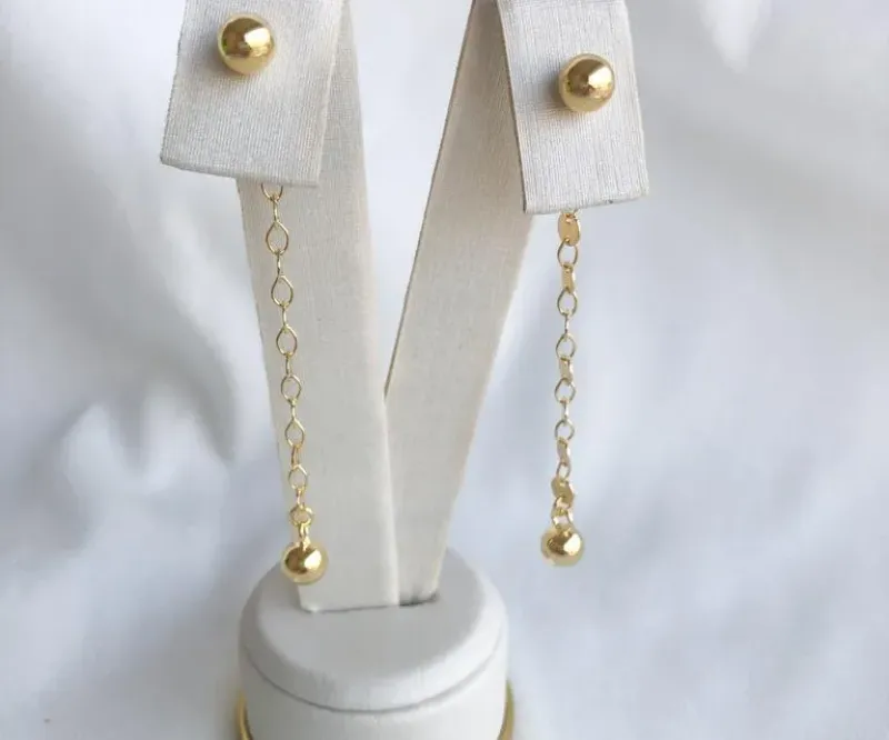 BRINCO EAR JACKET BOLA COM MEDALINHAS PENDURADAS