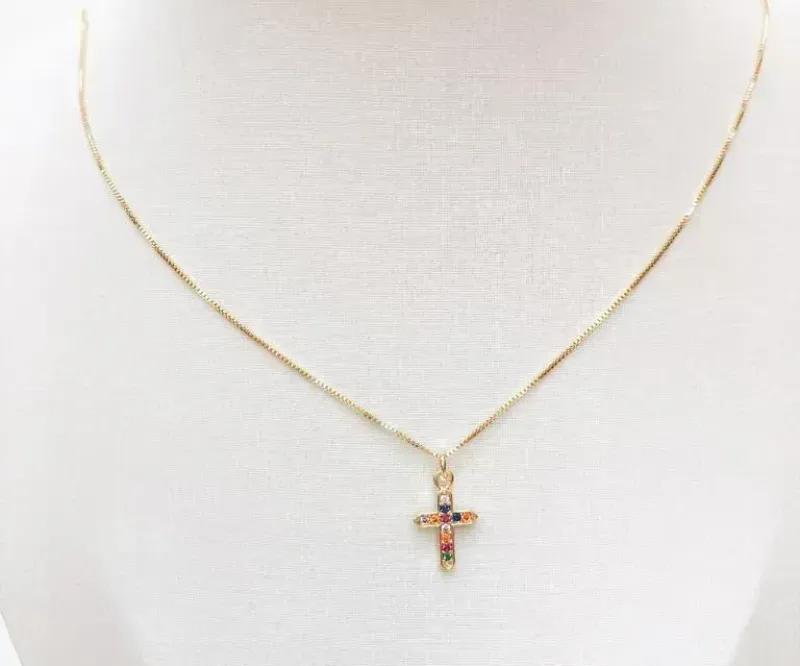 COLAR CRUZ CRAVEJADA COM MICRO ZIRCÔNIAS COLORIDAS