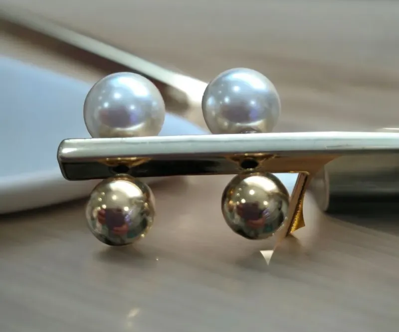 BRINCO EAR JACKET BOLA DE OURO COM PÉROLA FIXA ATRÁS