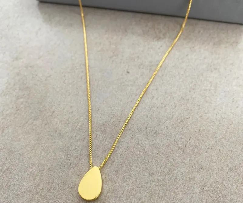 COLAR GOTA MINIMALISTA