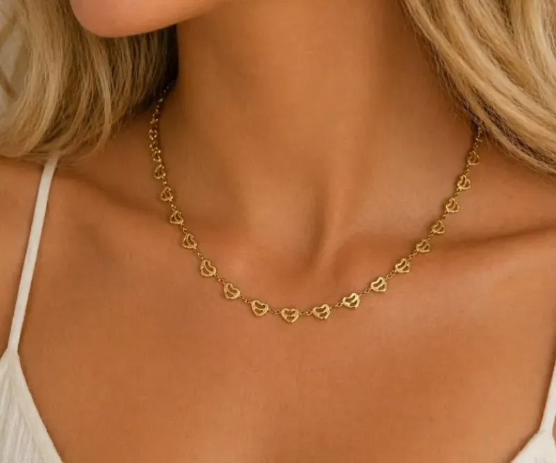 CHOKER CORAÇÃO DE FILEIRAS VAZADAS