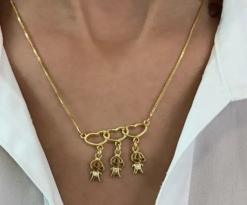 COLAR 3 MENINOS COM CORAÇÕES ENTRELAÇADOS